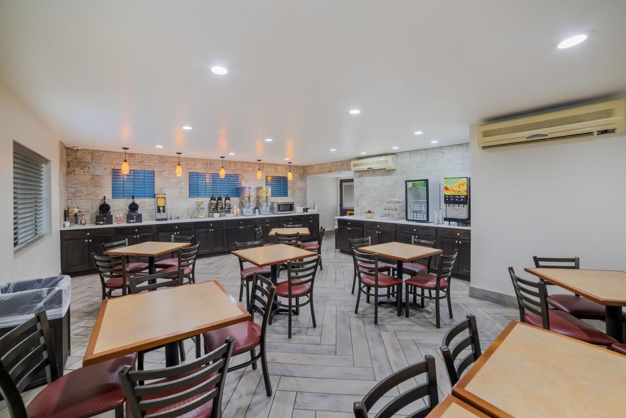 Quality Inn & Suites Goodyear - Phoenix West Bagian luar foto