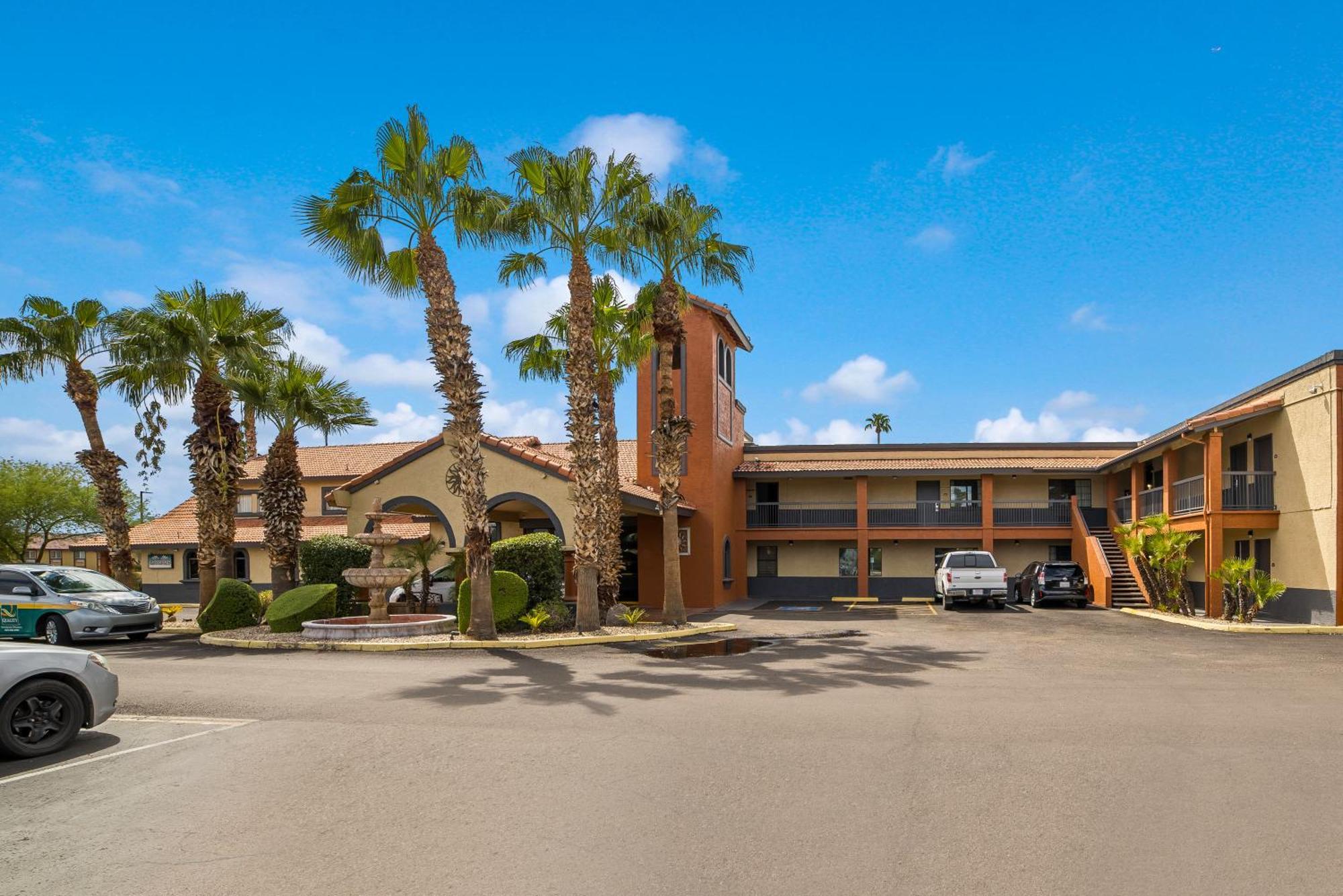 Quality Inn & Suites Goodyear - Phoenix West Bagian luar foto