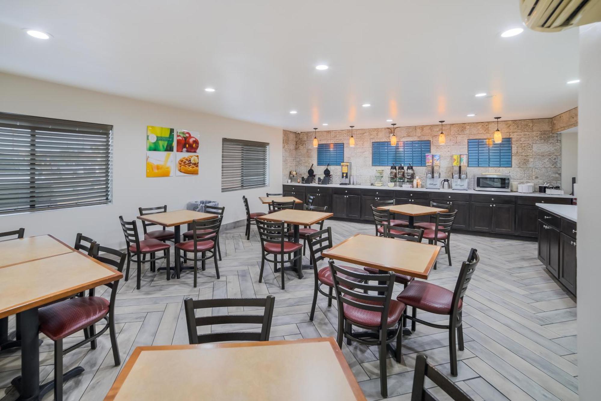 Quality Inn & Suites Goodyear - Phoenix West Bagian luar foto